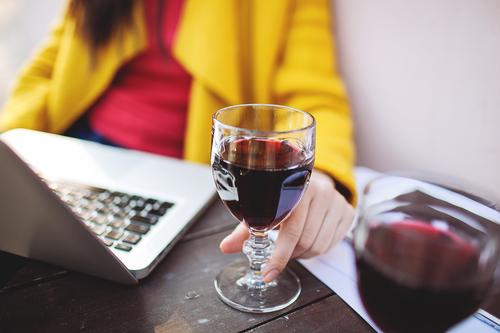 4 Ways to Learn more about Wine Online