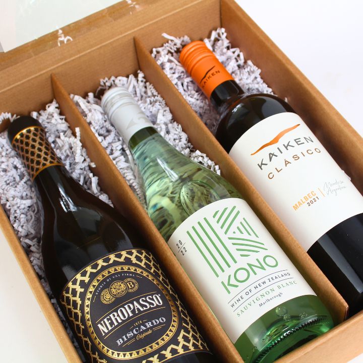 Bestsellers Mixed Wine Gift Set Trio Close Up