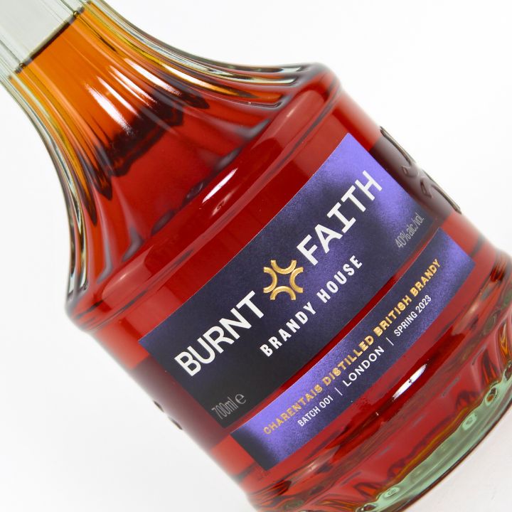 Burnt Faith British Brandy (70cl, 40%) Close up