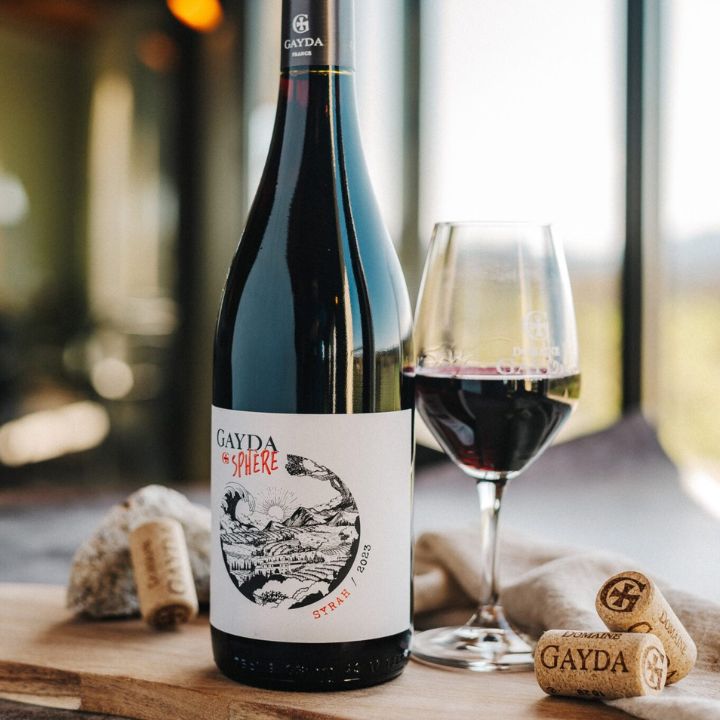 Customer Favourite's Wine Duo: French Red & New Zealand White Wine Gift Box