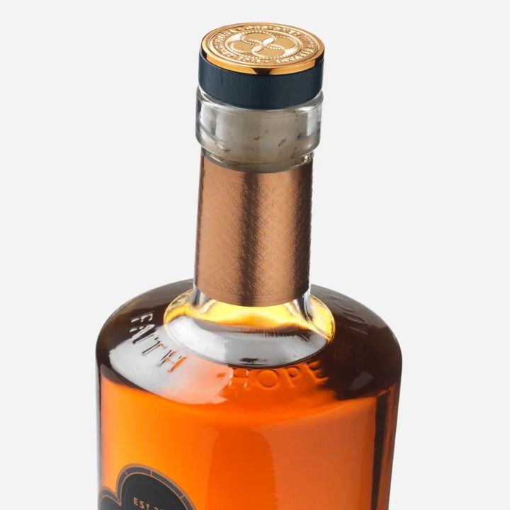 The Lakes Single malt Whisky Signature bottle neck