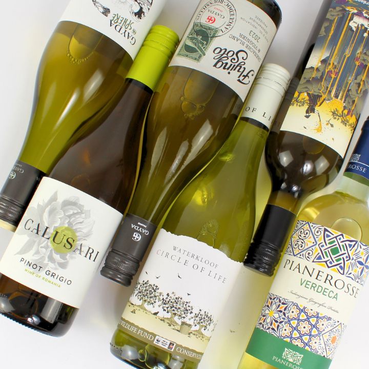 Perfect Gift Case White wine close up