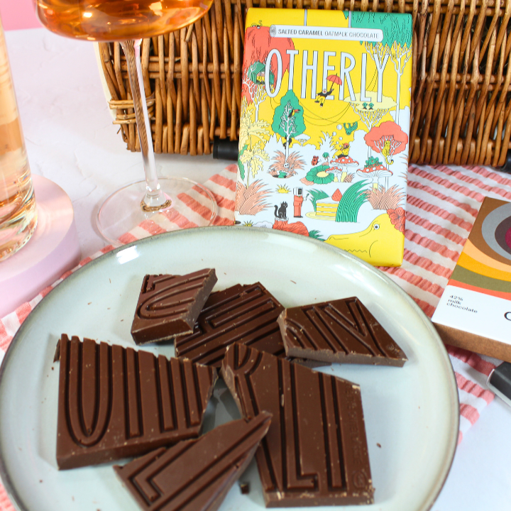 The Rosé Retreat Hamper – Rosé Wine &amp; Artisan Chocolate
