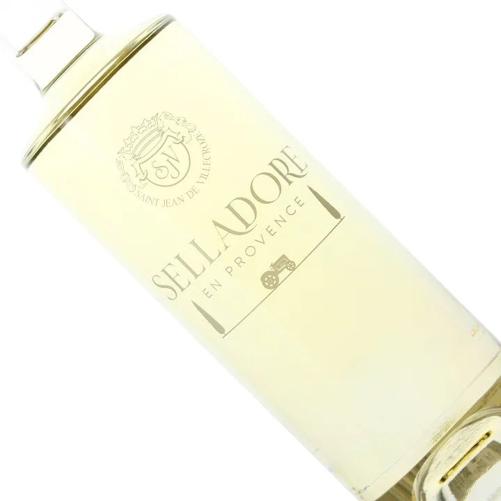 Selladore Blanc close up on white background