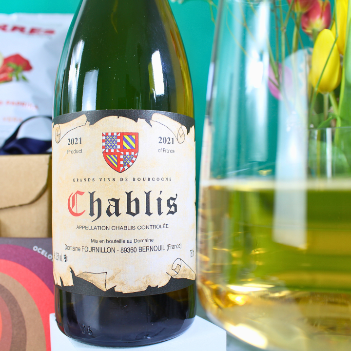 The Elegant Feast Hamper – Fine Wine, Nibbles &amp; Chocolate