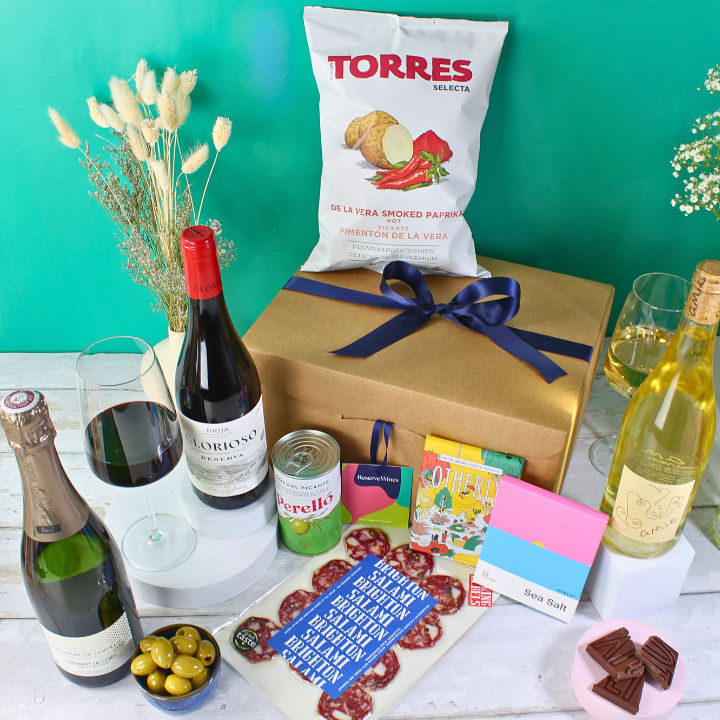 The Feast Hamper – Wine, Snacks &amp; Artisan Chocolate