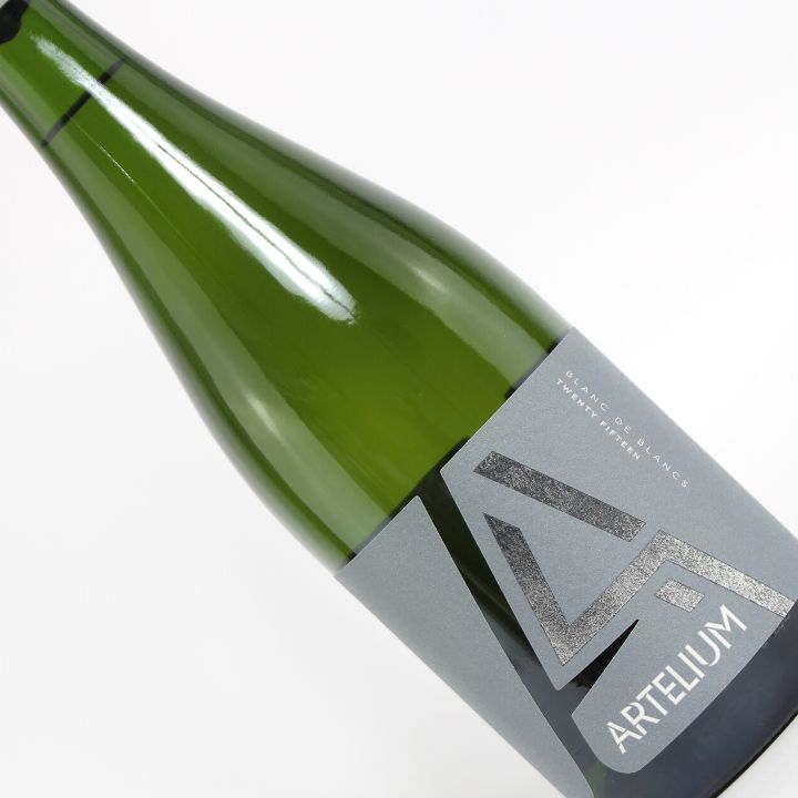 Reserve Wines Artelium, Blanc de Blancs 2015 Bottle Image Close Up