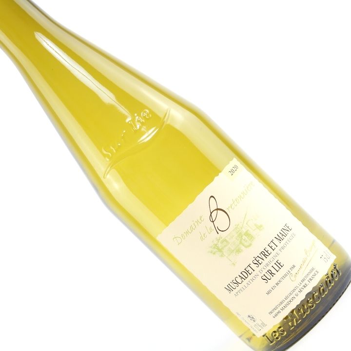 Domaine de la Bretonniere, Muscadet Sevre et Maine sur Lie. 2021 Close Up