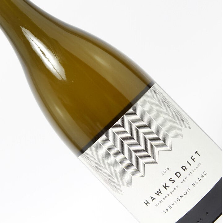 Reserve Wines Hawksdrift, Oaked Sauvignon Blanc Bottle Image Close Up