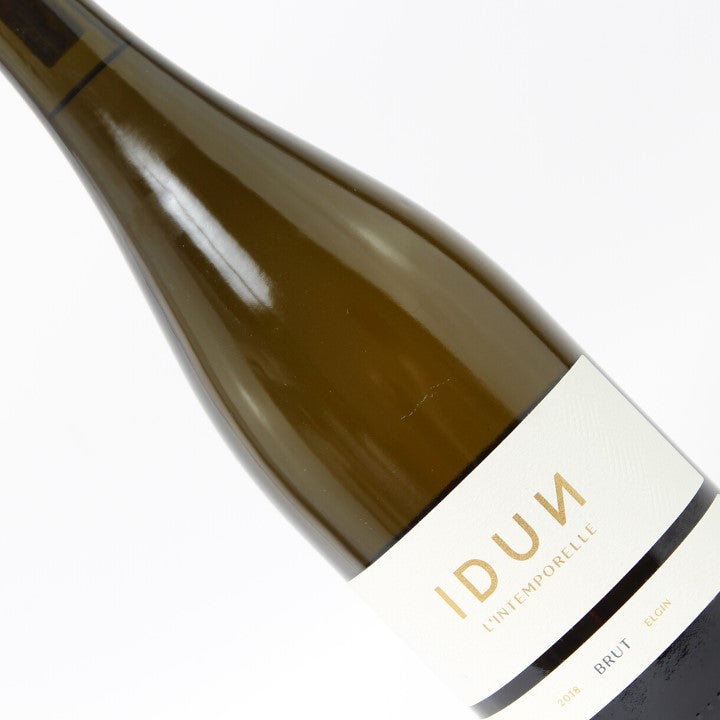 Reserve Wines Idun, L&#39;Intemporelle Methos Cap Classique Brut Bottle Image Close Up